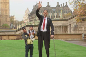 The tallest and shortest man of the world